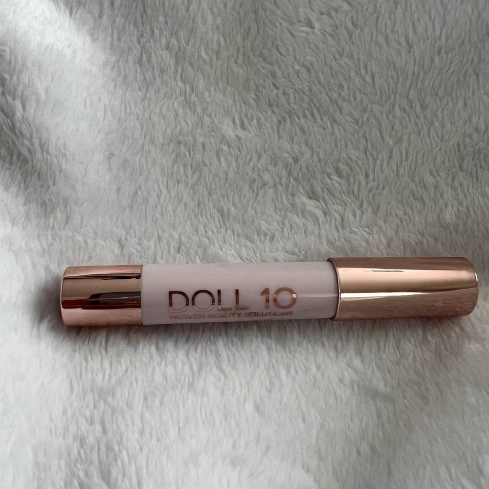 NWOB DOLL 10 LIP PENCIL COLOR: I CAN